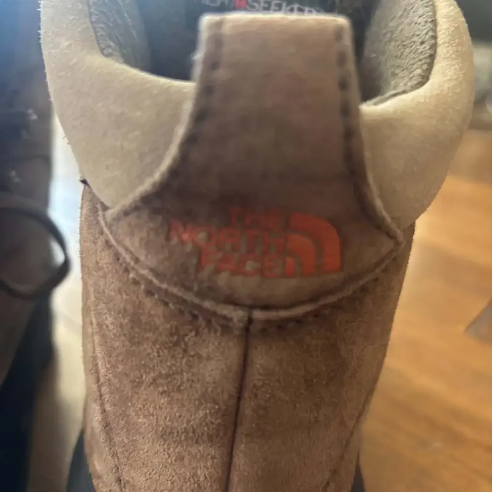 The North Face Chilkat Brown Suede Waterproof Winter Boot Men's 8.5
